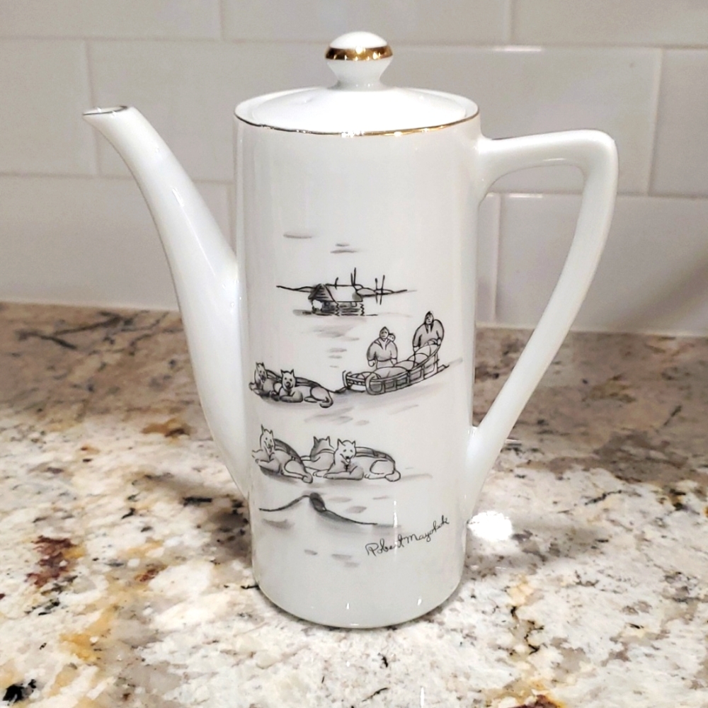 Robert Mayokok Intuit Native Alaskan 6.5" Vintage Signed teapot. Sled dogs.